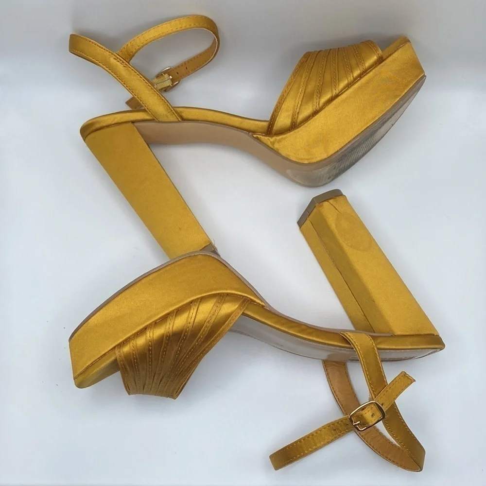 FOREVER 21 WOMEN’S GOLD PLATFORM BLOCKED HEELS SANDAL SZ 7.5